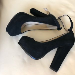 Steve Madden Platform Chunky Heel with ankle Strap. Negotiable